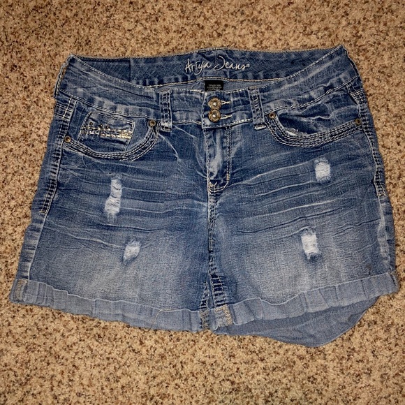 Double button Jean shorts - Picture 1 of 4